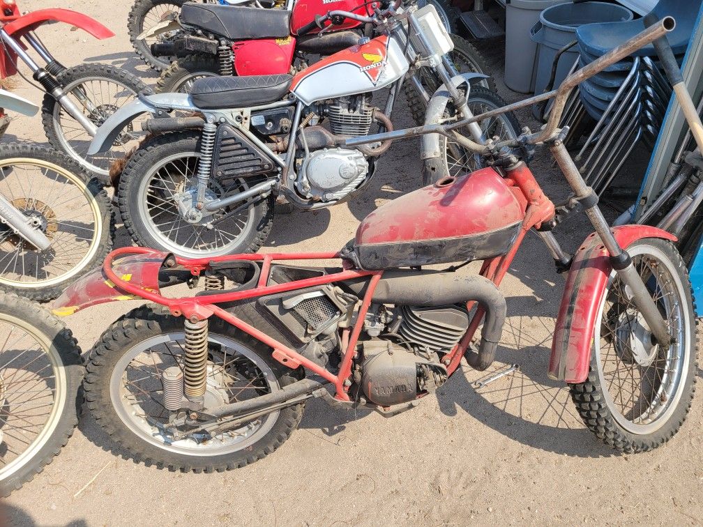 Vintage Dirtbikes Motorcycles, Honda Yamaha Suzuki Kawasaki Husqvarna Maico Bultaco Ossa Cz Penton Parts