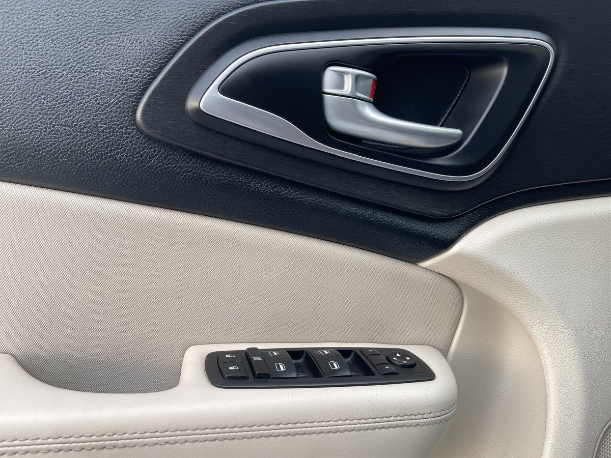 2015 Chrysler 200