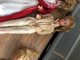 1980 Barbie with clothes Thumbnail
