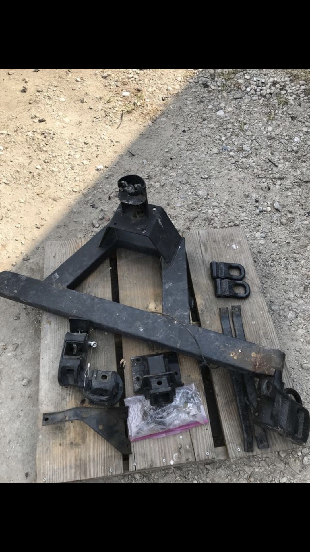 Hummer h2 0309 Exterior liftgate mounted spare tire carrier & latch