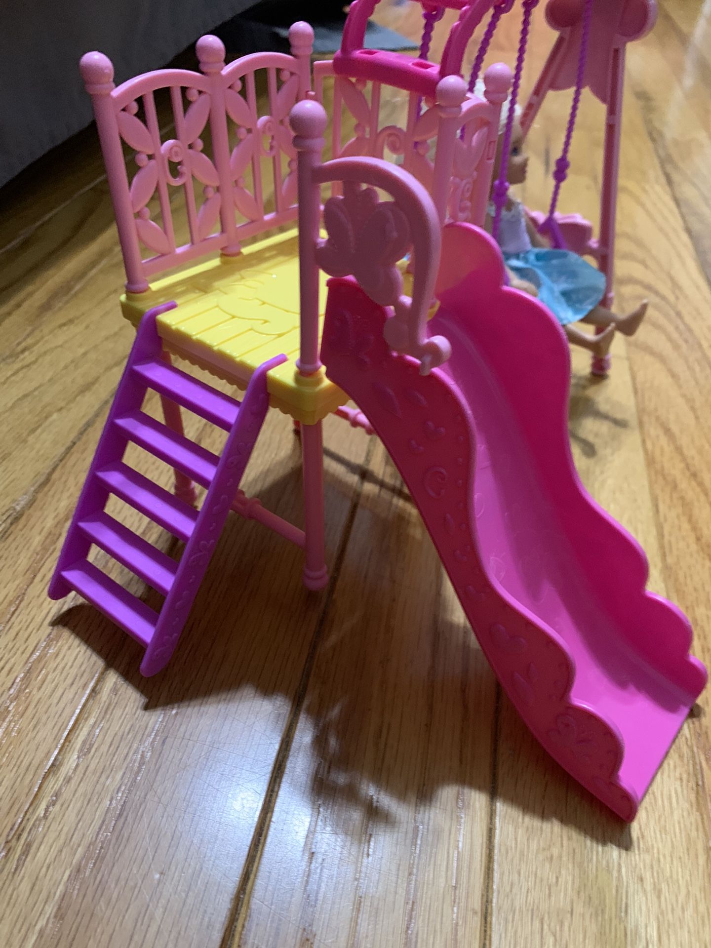 Barbie club Chelsea Swing Playground Set