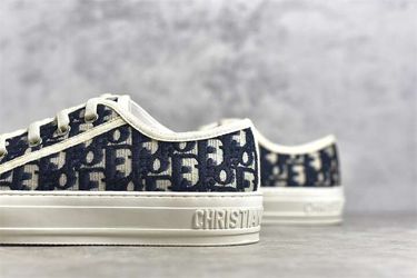  New Embroidery Collection men's and women's black casual shoes Thumbnail
