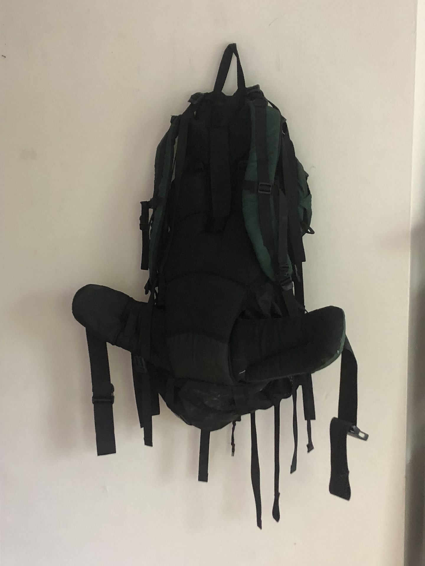 CLEAN REI CAMPING BACKPACK