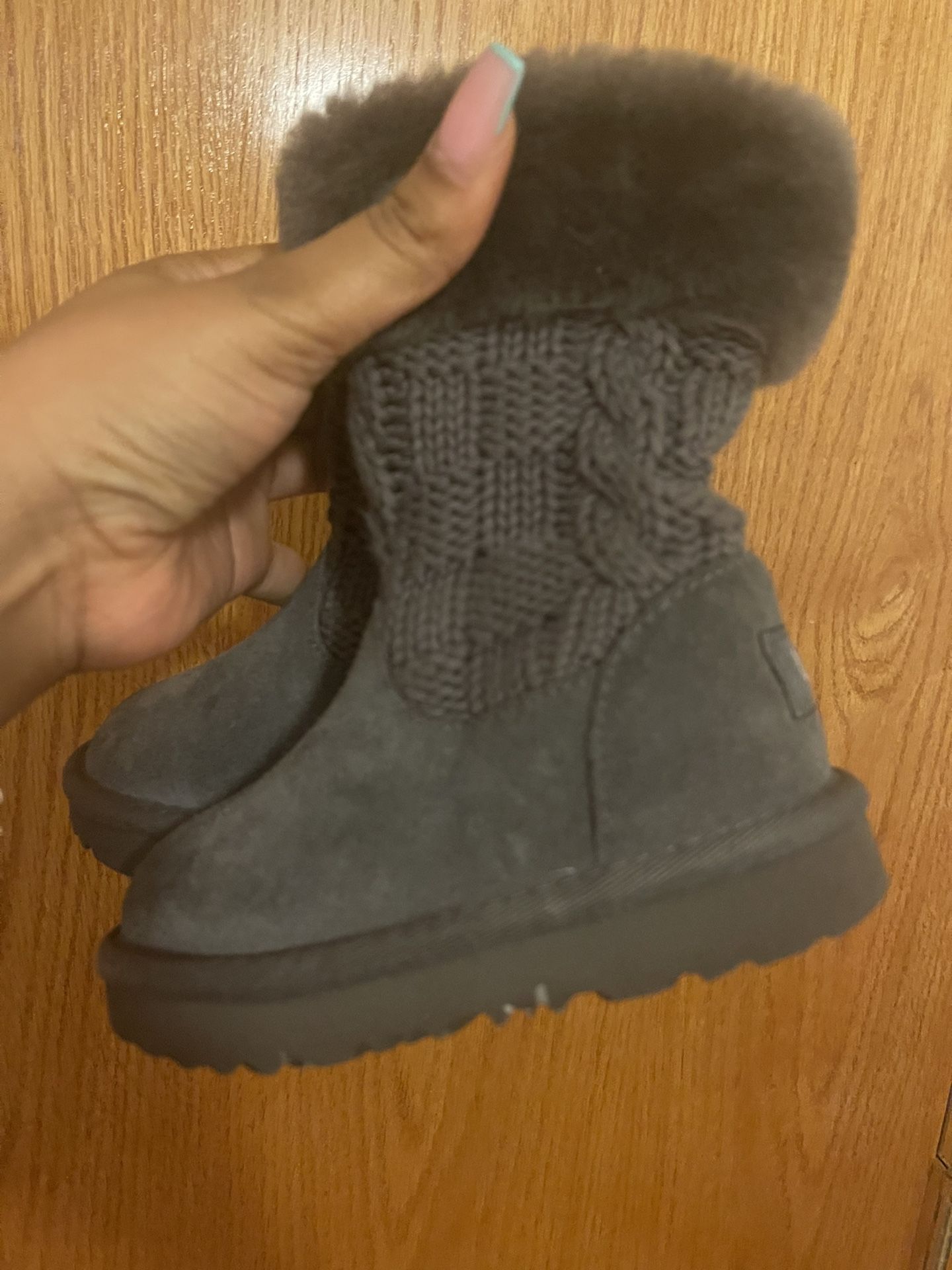 UGG BOOTS