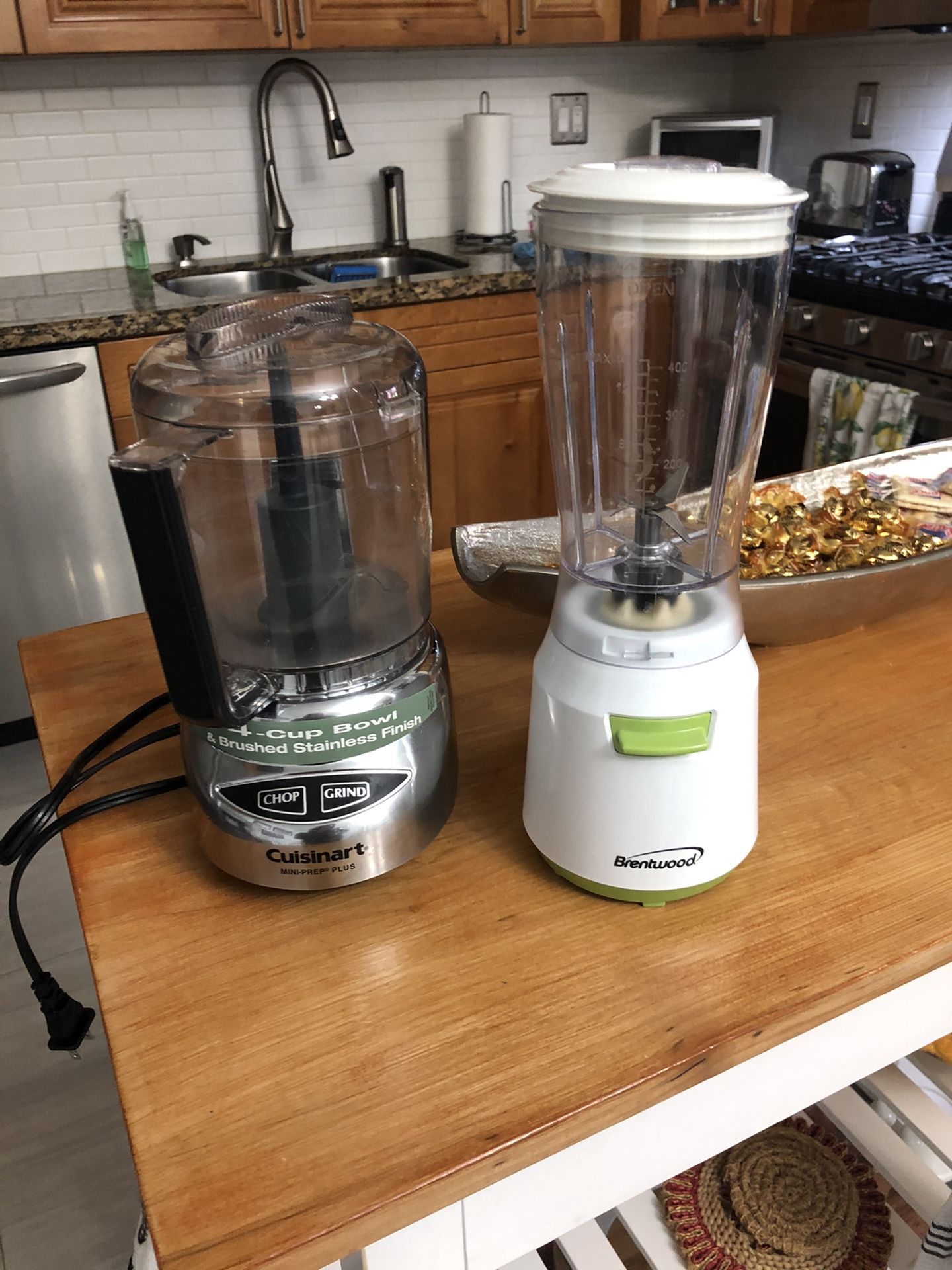 Personal mini blender and food processor