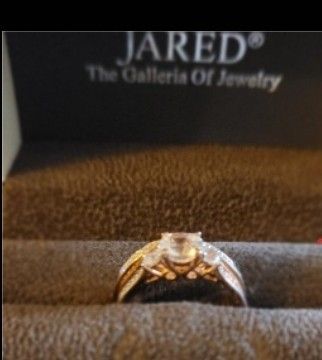 BEAUTIFUL Wedding Ring Set