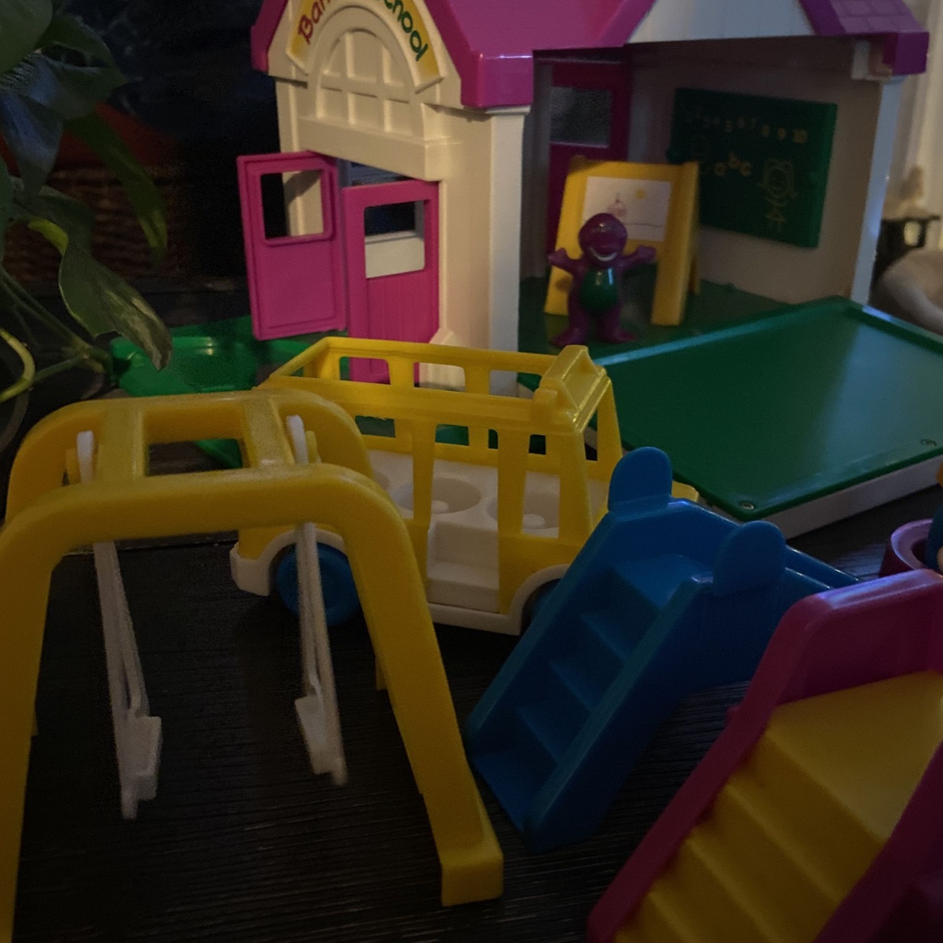 Barney Schoolhouse Play Set