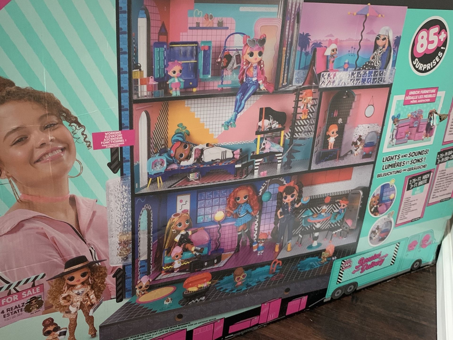 BRAND NEW LOL Surprise Doll House