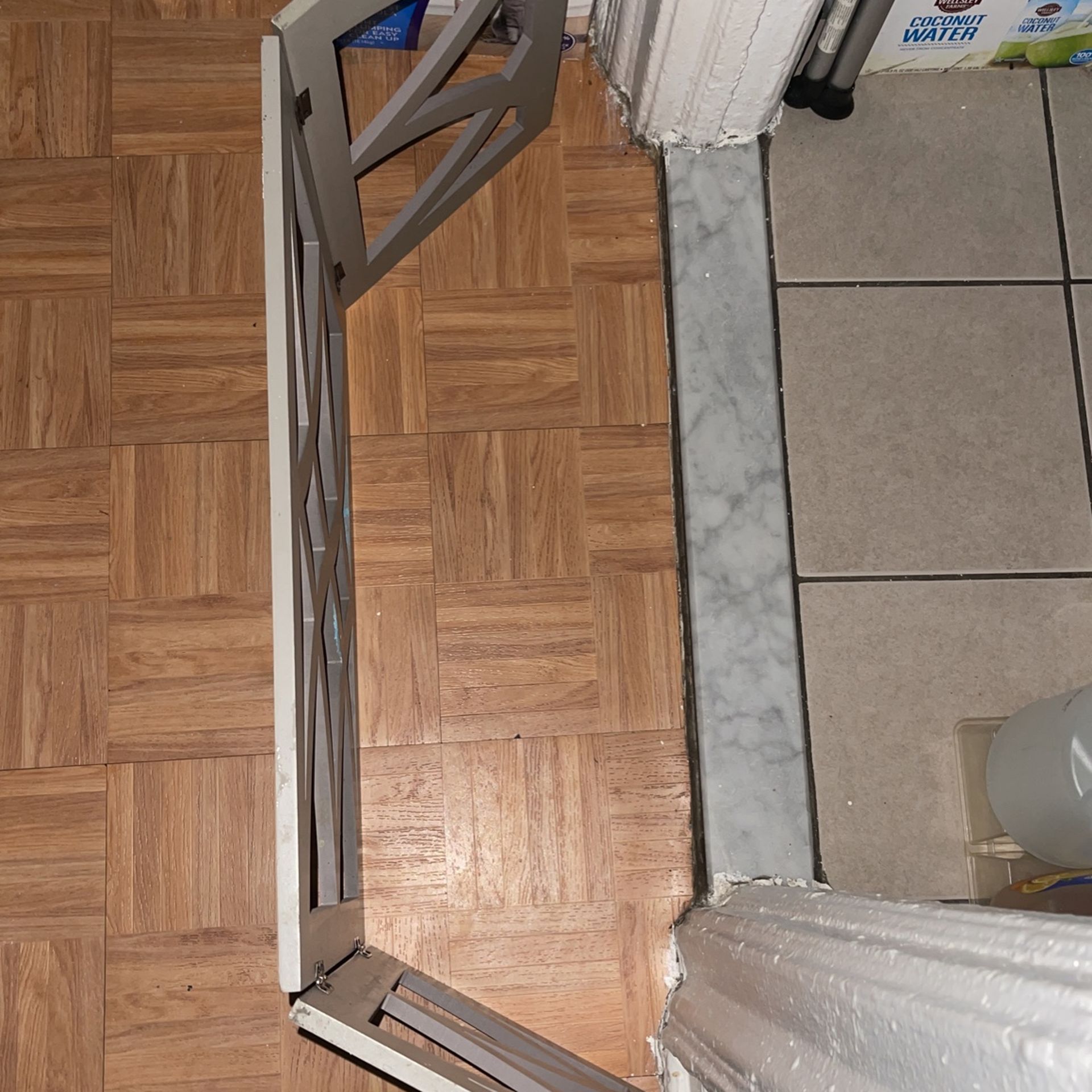 Gate barrier