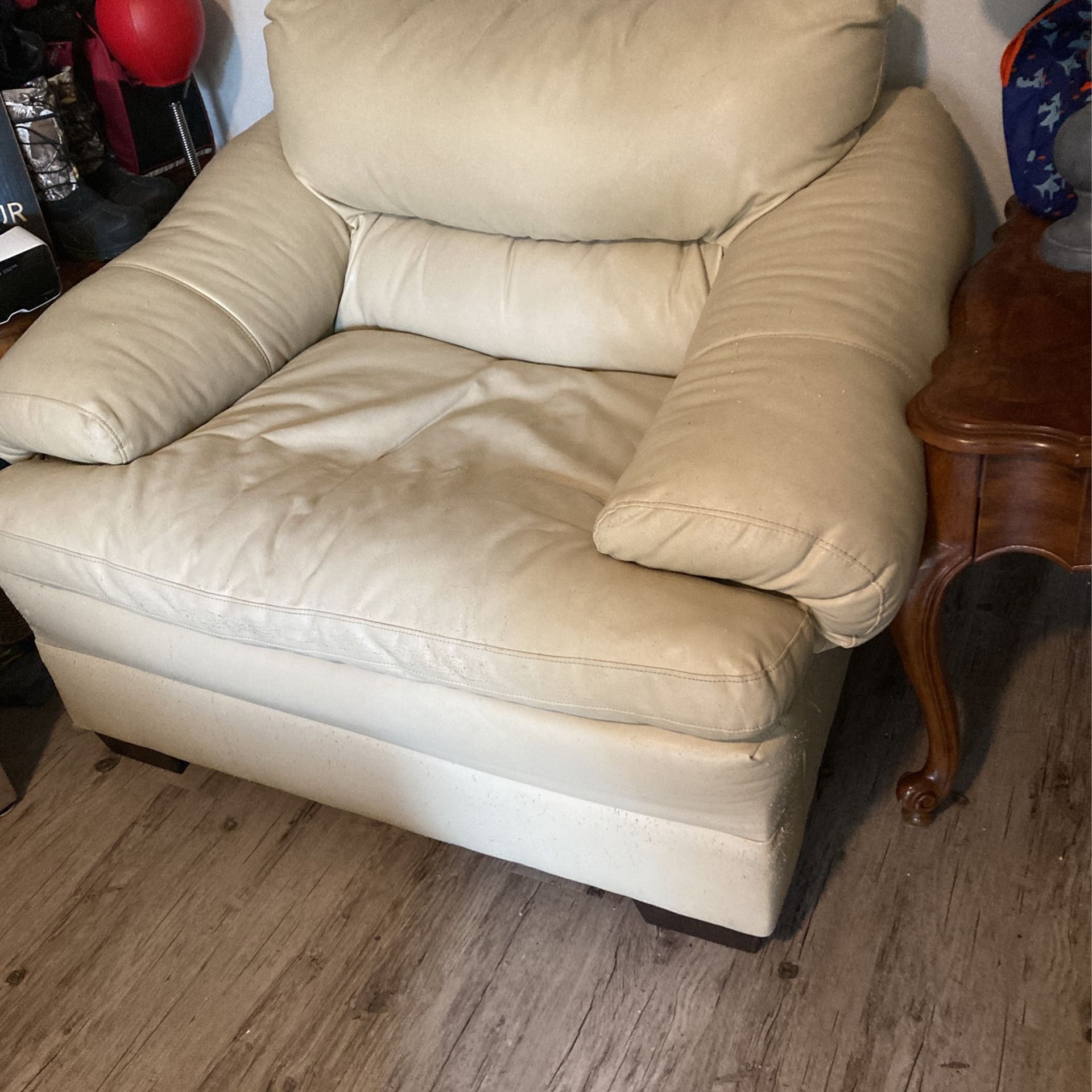 Oversized sofa chair