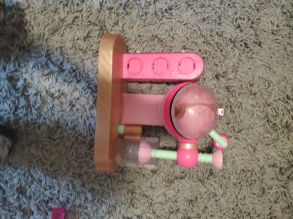 L.O.L Doll Bath Bomb Kit.