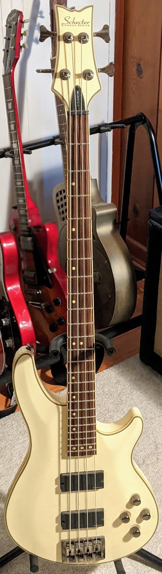 Schecter Diamond series C-4 Custom Bass Guitar
