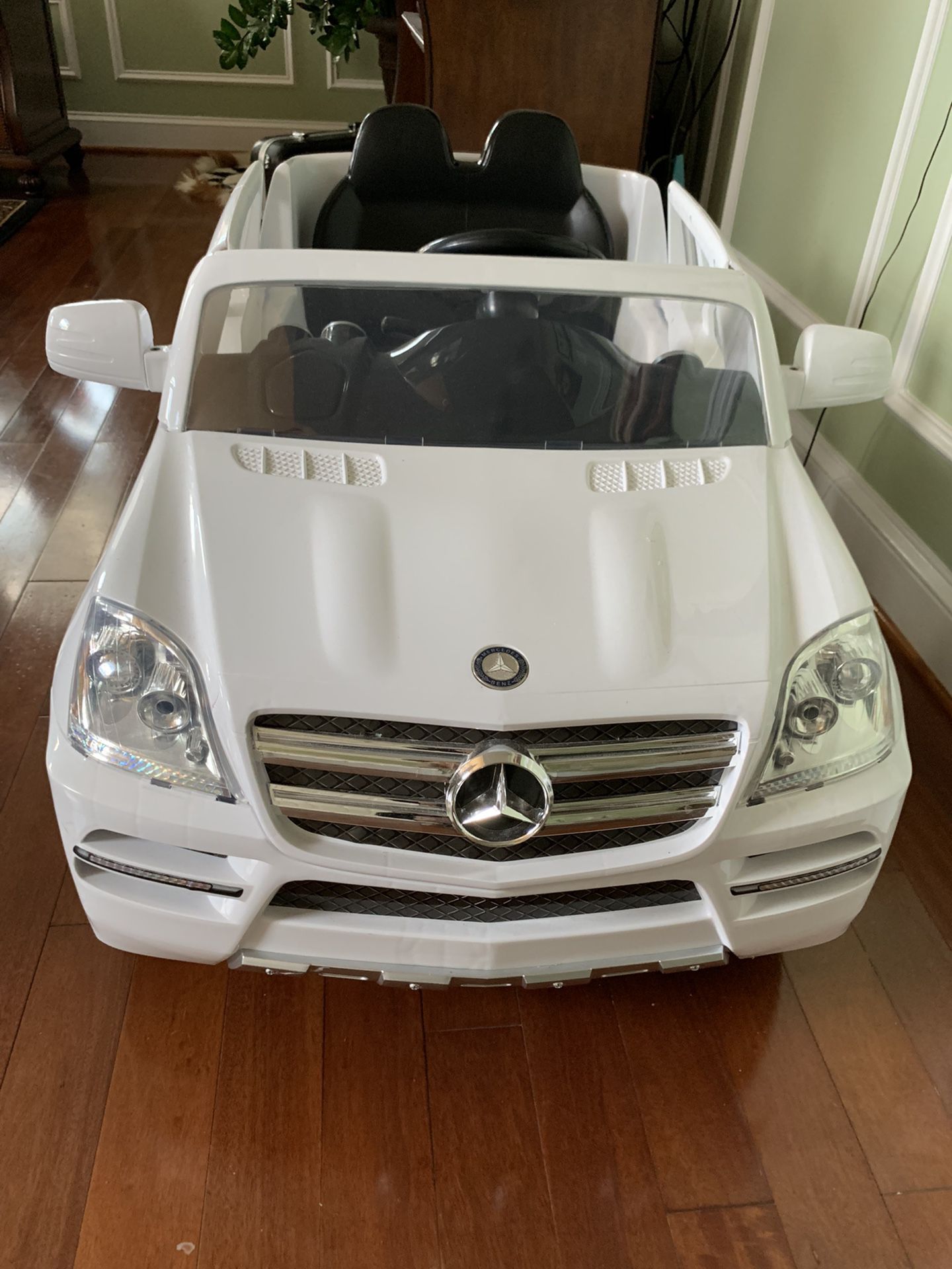 Rollplay 6V Mercedes Benz Powered Ride On For Kids 