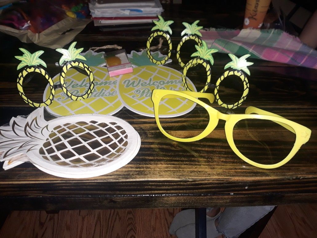 Pineapple party Decorations $5