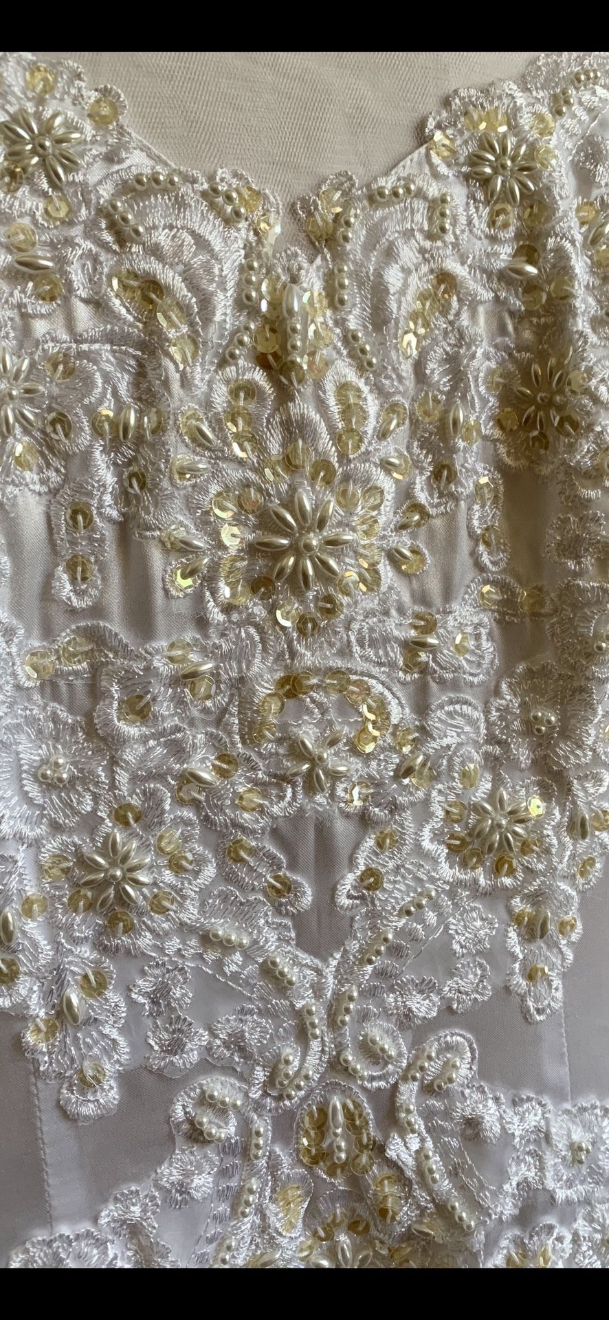 Wedding Dress. Exquisite detailed beading, Lace, Embroidering.