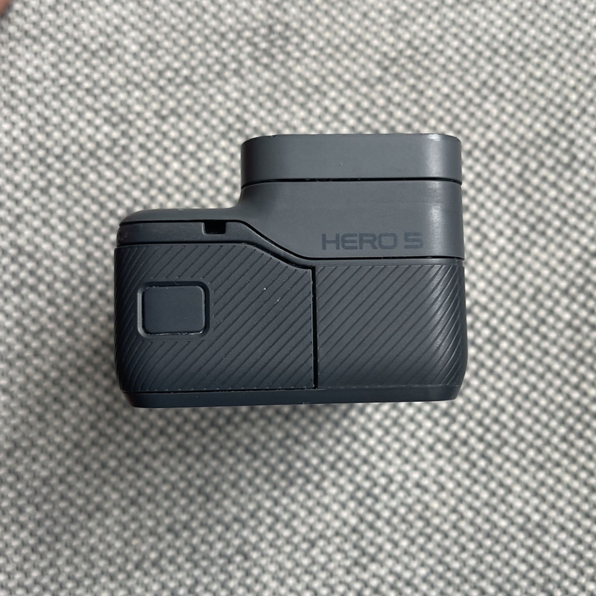 GoPro Hero 5 With Case And Selfi Tripod 