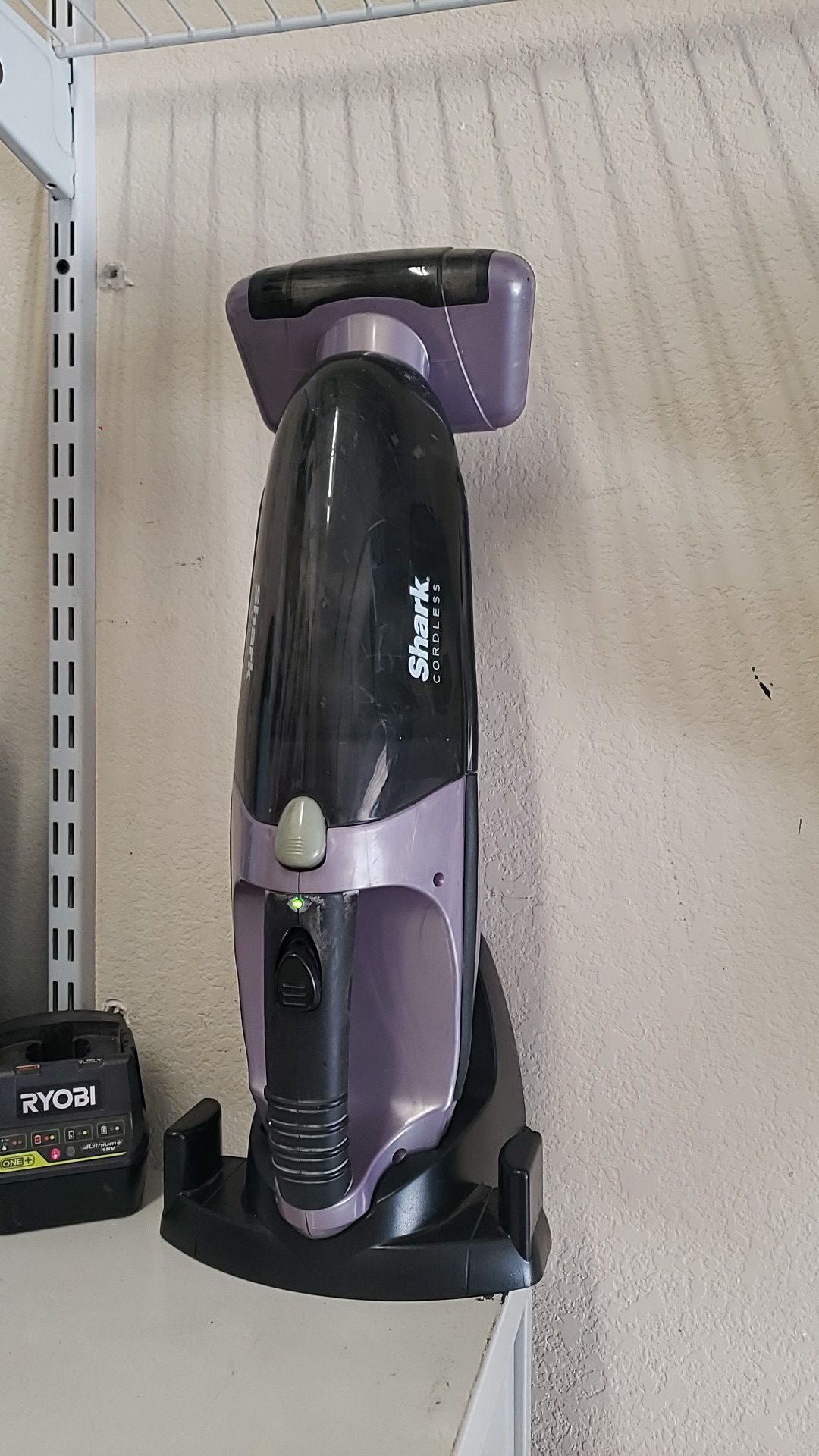 Shark PET PERFECT 2 cordless handheld vacuum