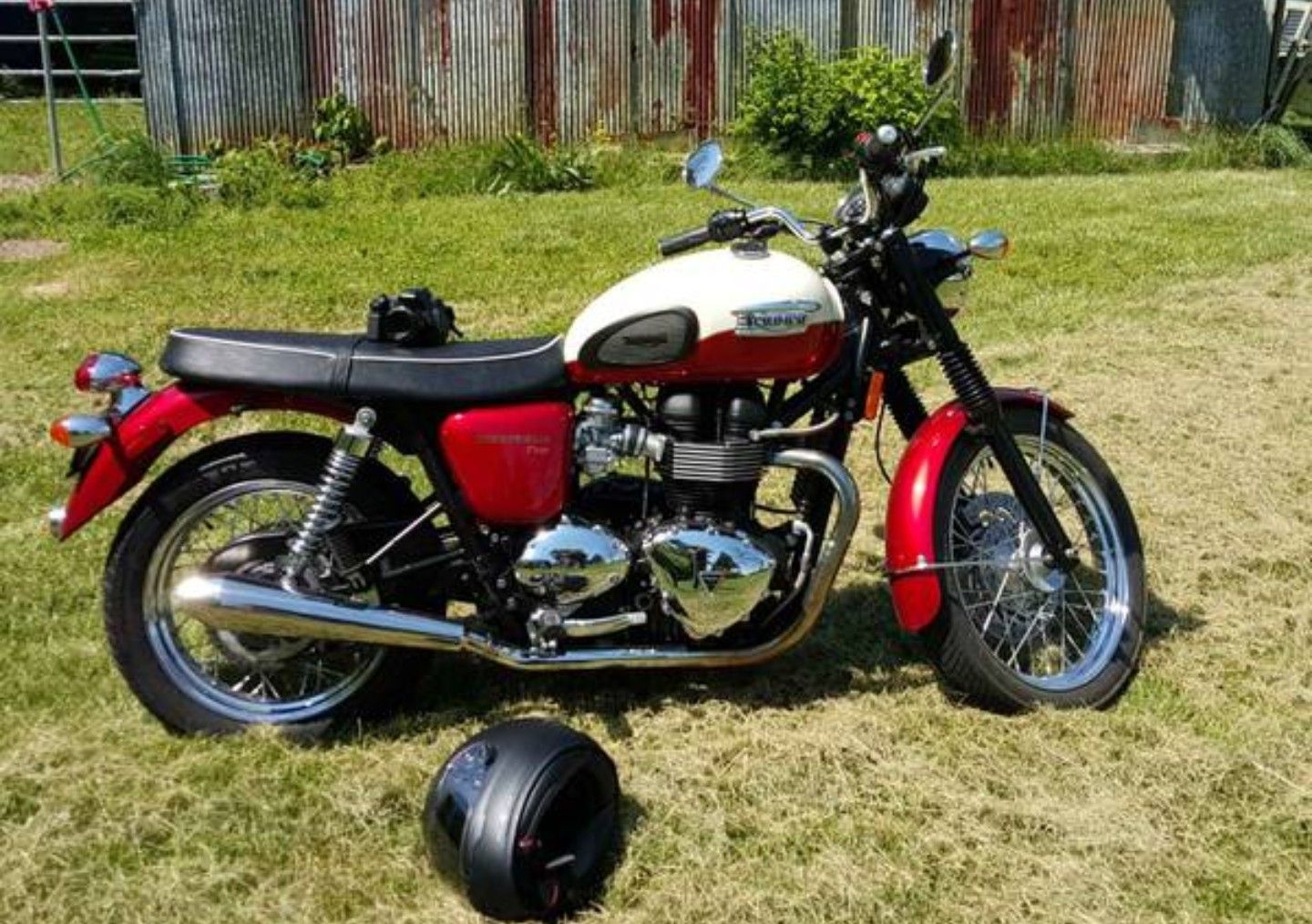 2012 Triumph Bonneville T100 Motorcycle Bike