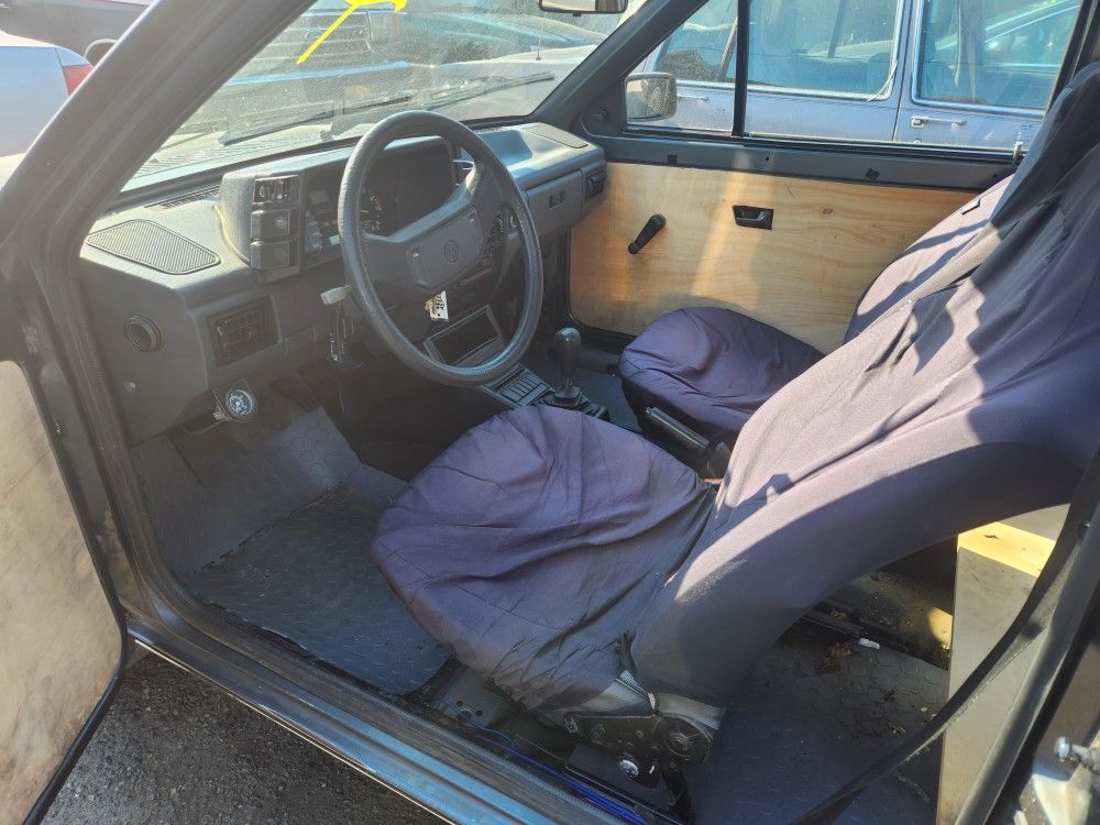 88 VW FOX WAGON MANUAL TRANS