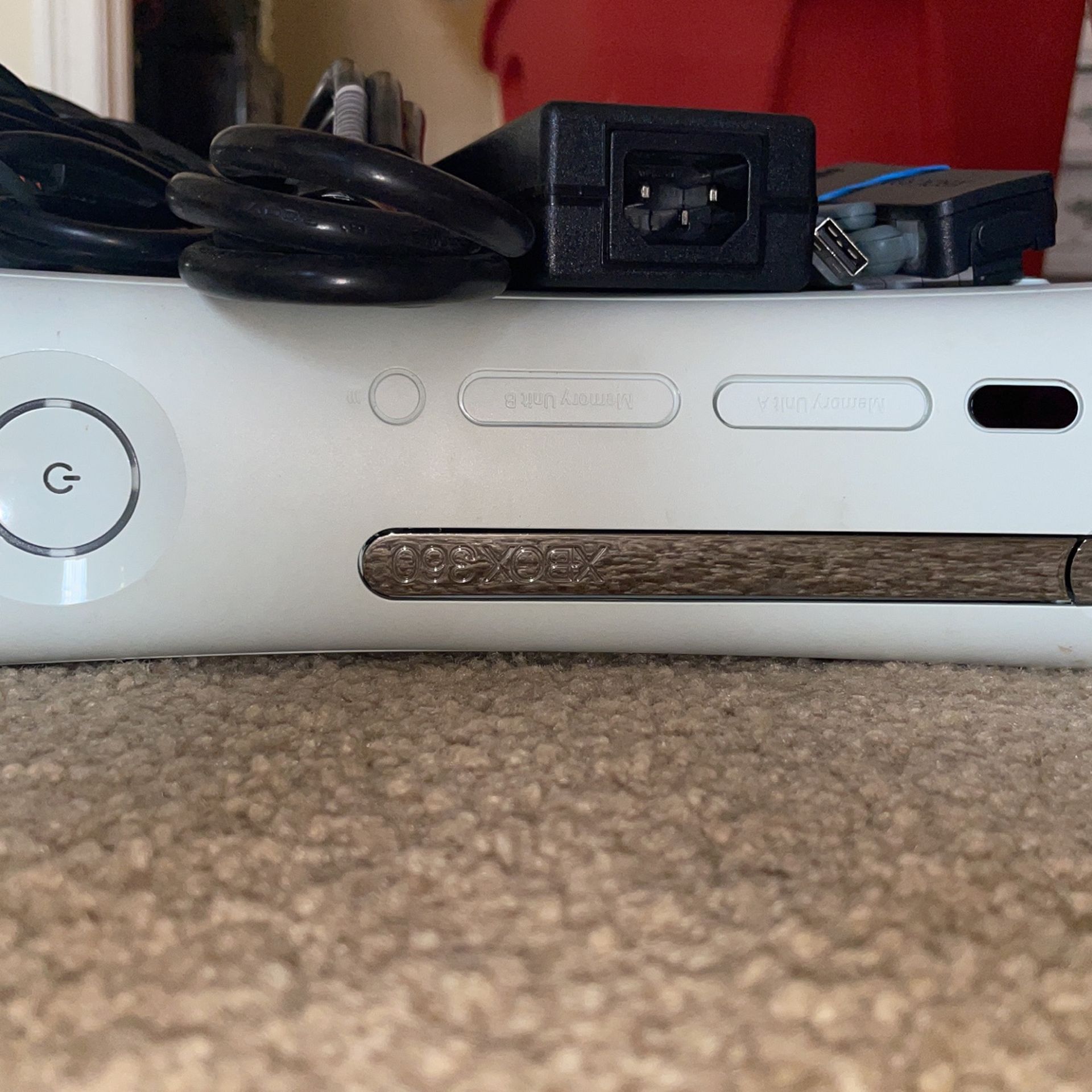 Xbox 360,20 Games ,2 Controllers, Apple 85w MagSafe Power Adapter,battery Charger