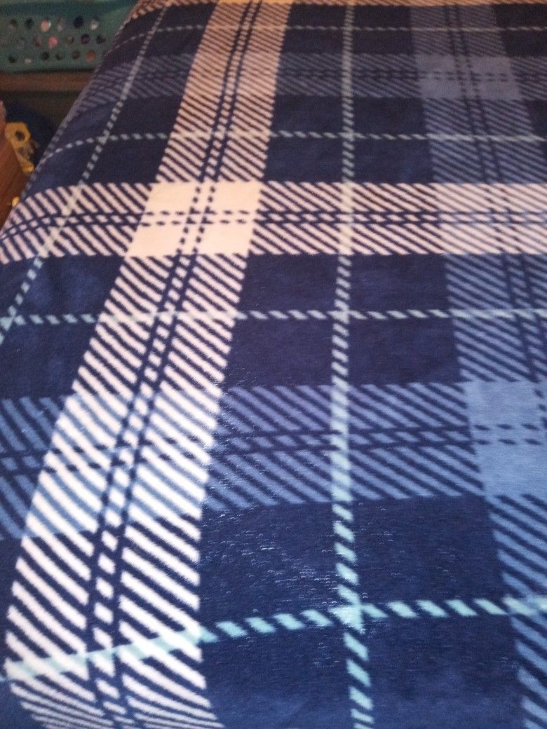 Awesome Looking Blue Plaid Blanket/Throw ( Will Fit Queen- King Size Bed