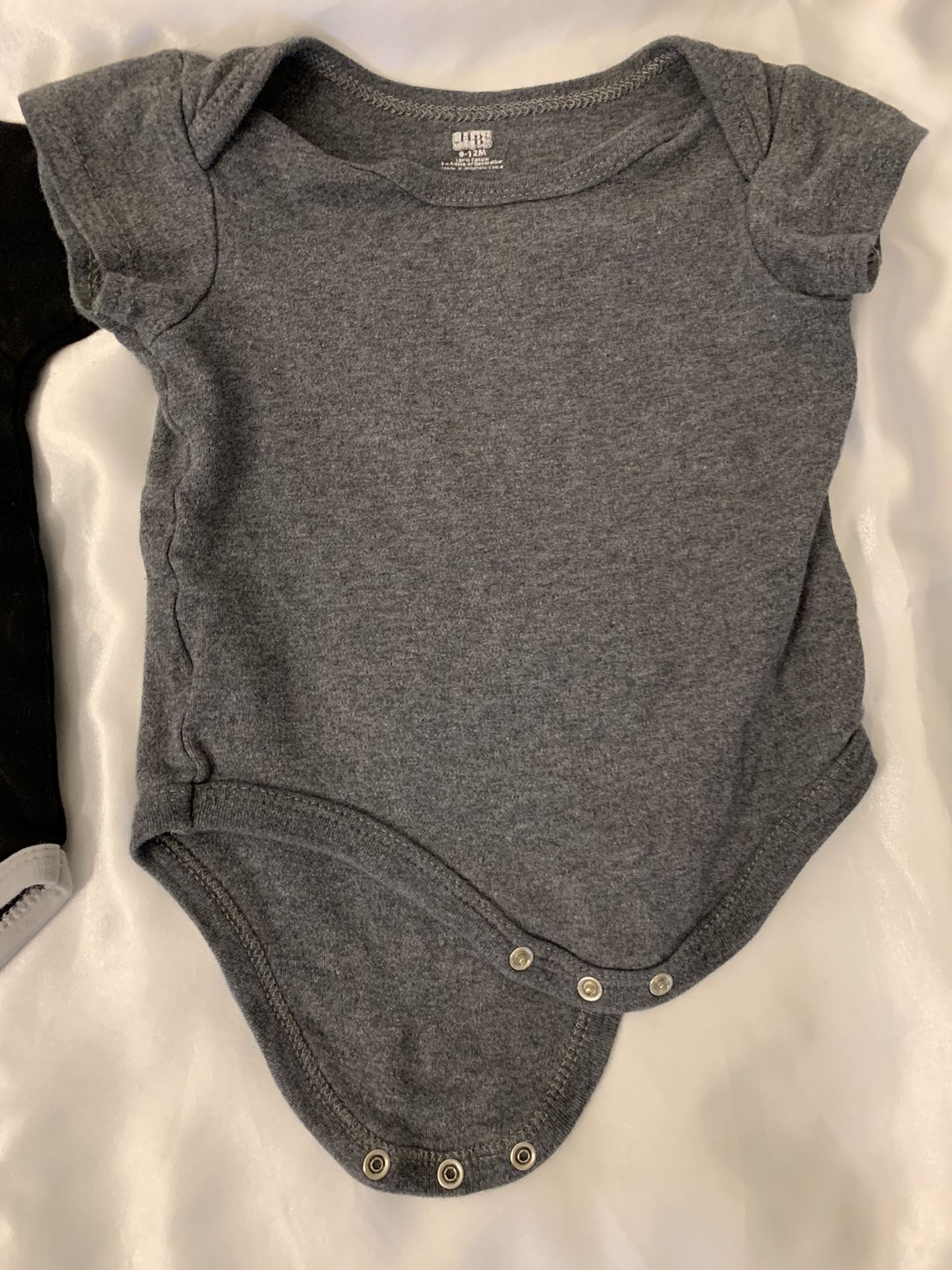 Onesies 9-12m