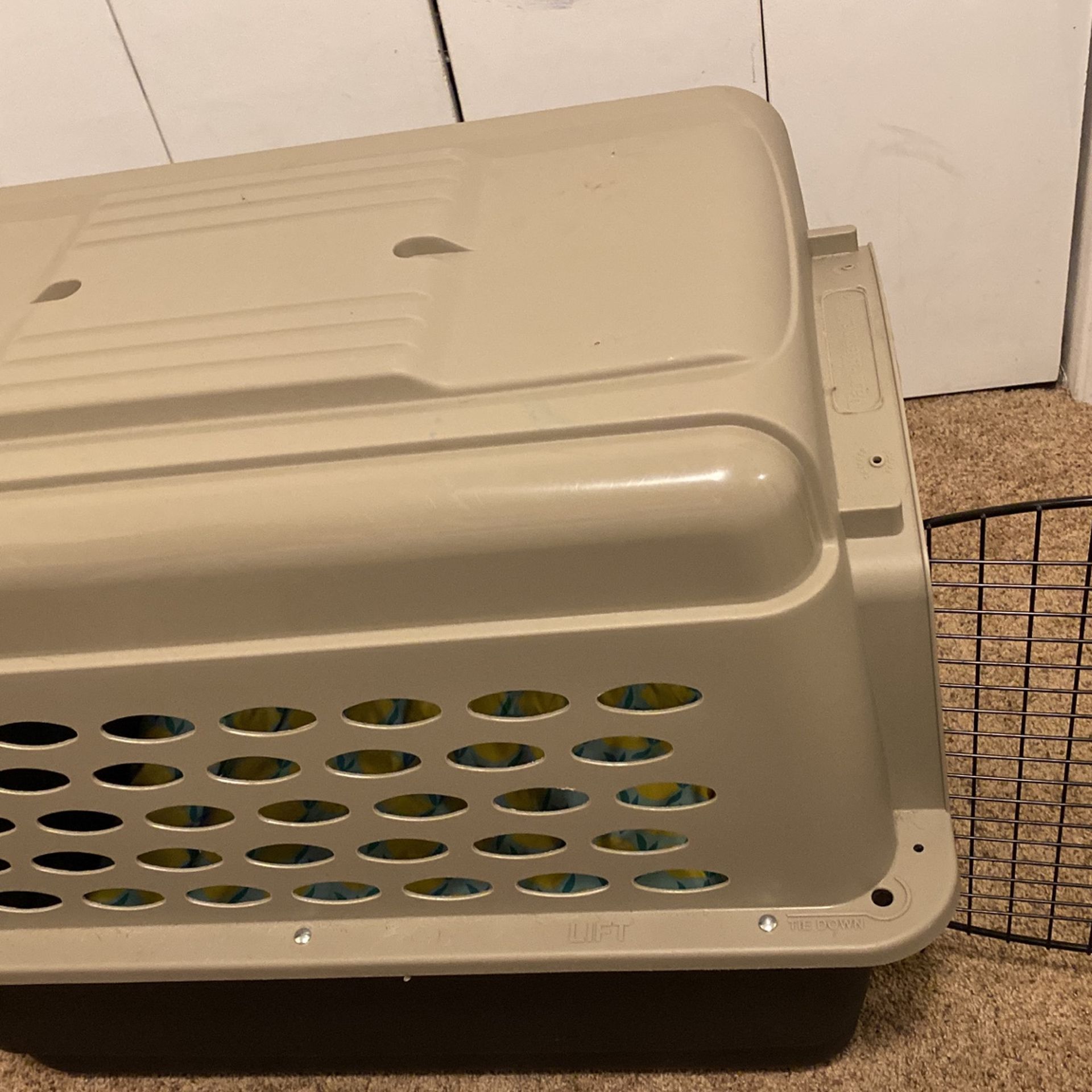 Medium Beige Dog Crate - Up To 35lbs