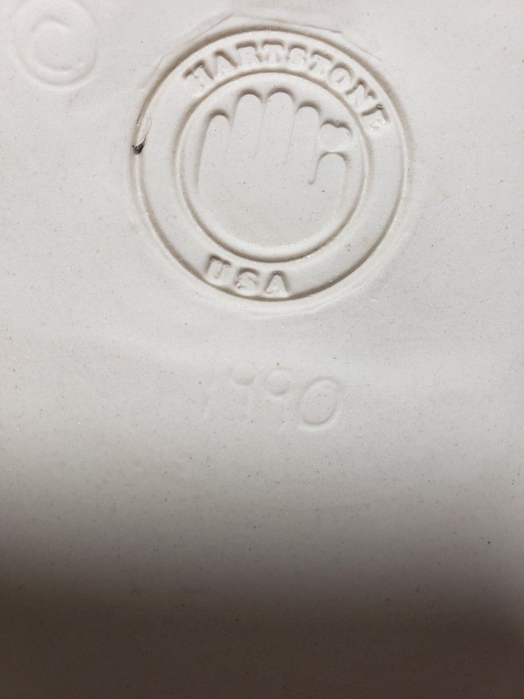 Vintage 1990 Hartstone pottery Tulip mixing/Salad bowl . Very good condition. Bowl measures 6"T X 13" W . Smoke free home. No chips or crazing.