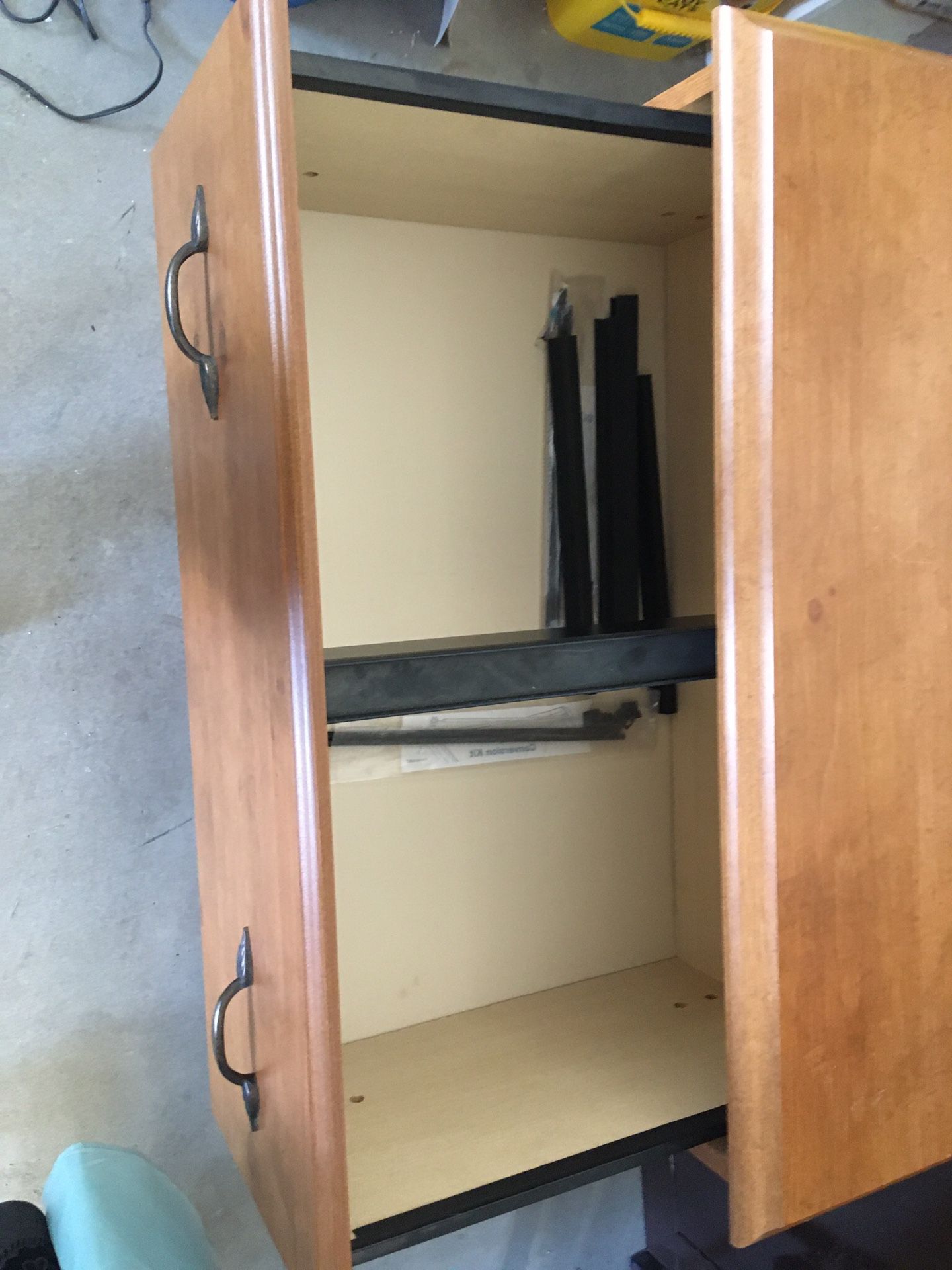 FURNITURE:2 Drawer Filing Cabinet 