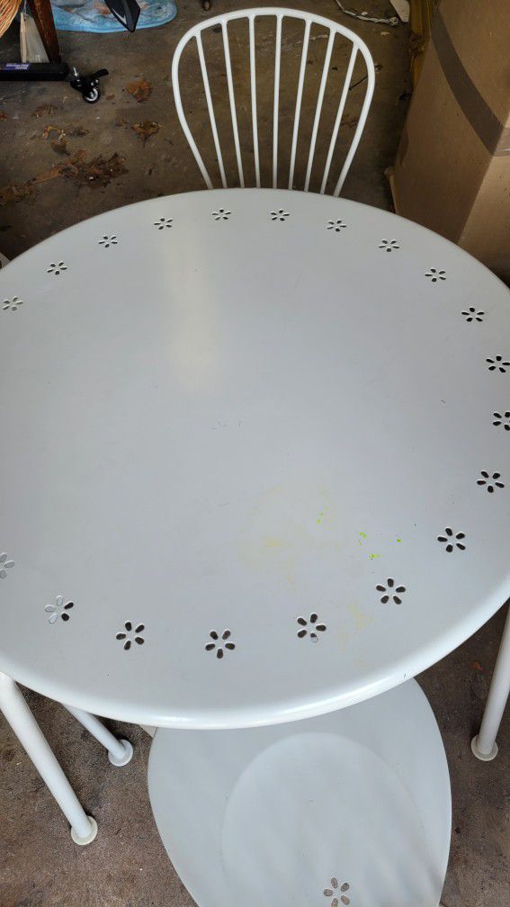 Adorable Child's Bistro Table & Chairs