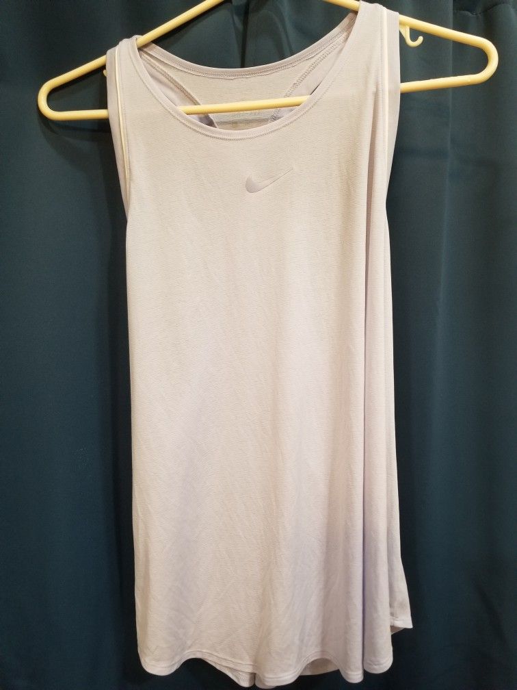 xl dry fit NIKE lavender