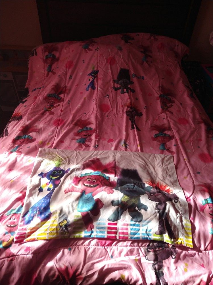 Trolls Twin Comforter Set