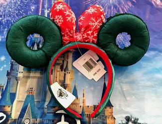 NWT Disney Parks 50th Anniversary Christmas Wreath Minnie Ears Thumbnail