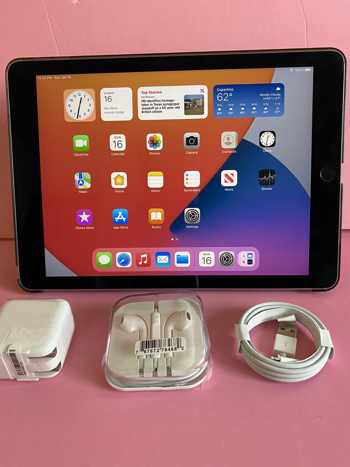 Apple IPad Pro 9.7” (Retina / Touch ID/ Latest IOS 15) 32GB WiFi + Cellular (AT&T, T-Mobile, Verizon etc) with Accesories (Apple Pen compatible)