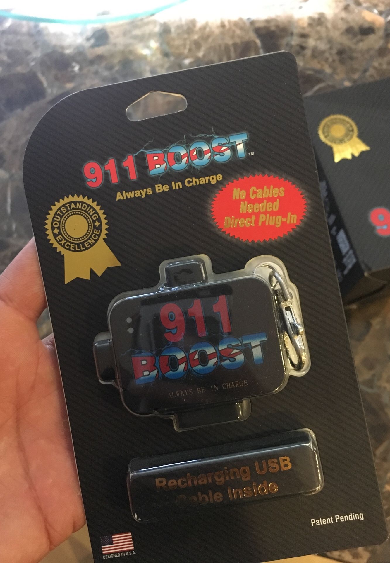 911 boost Emergency smart phone charger