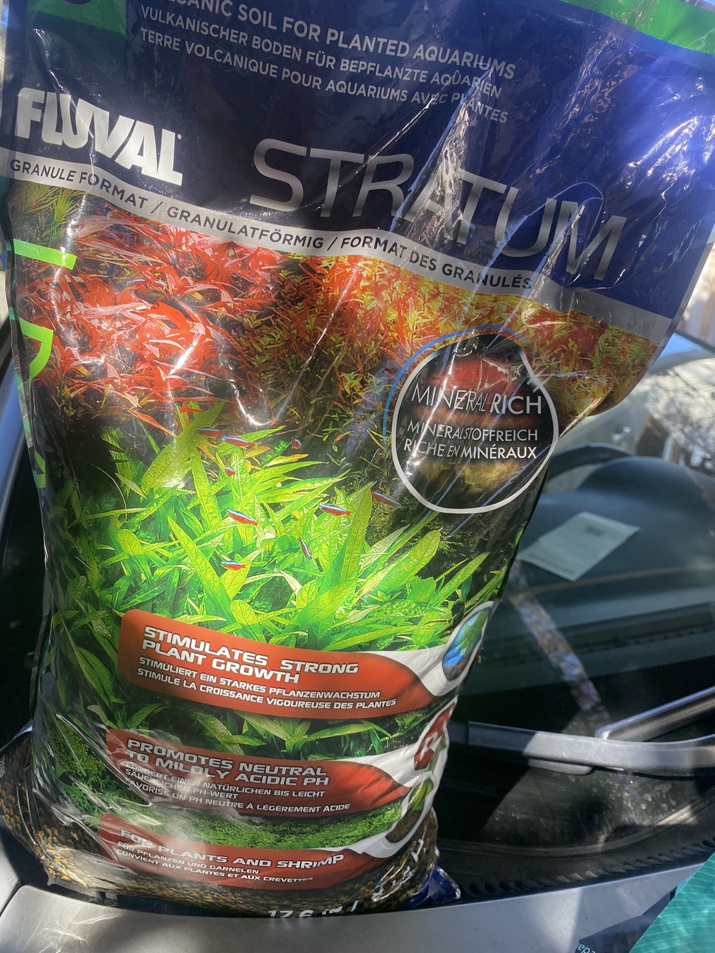 Fluval Plant and Shrimp Stratum, 17.6 lbs.