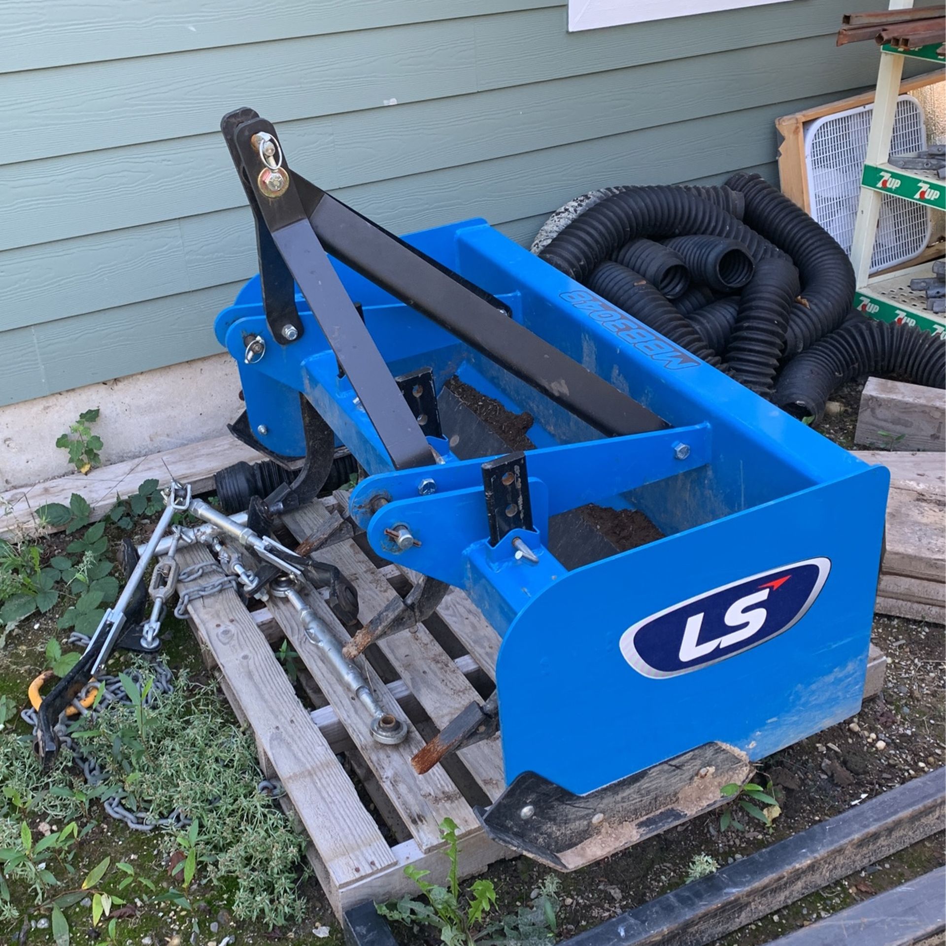 LS Tractor