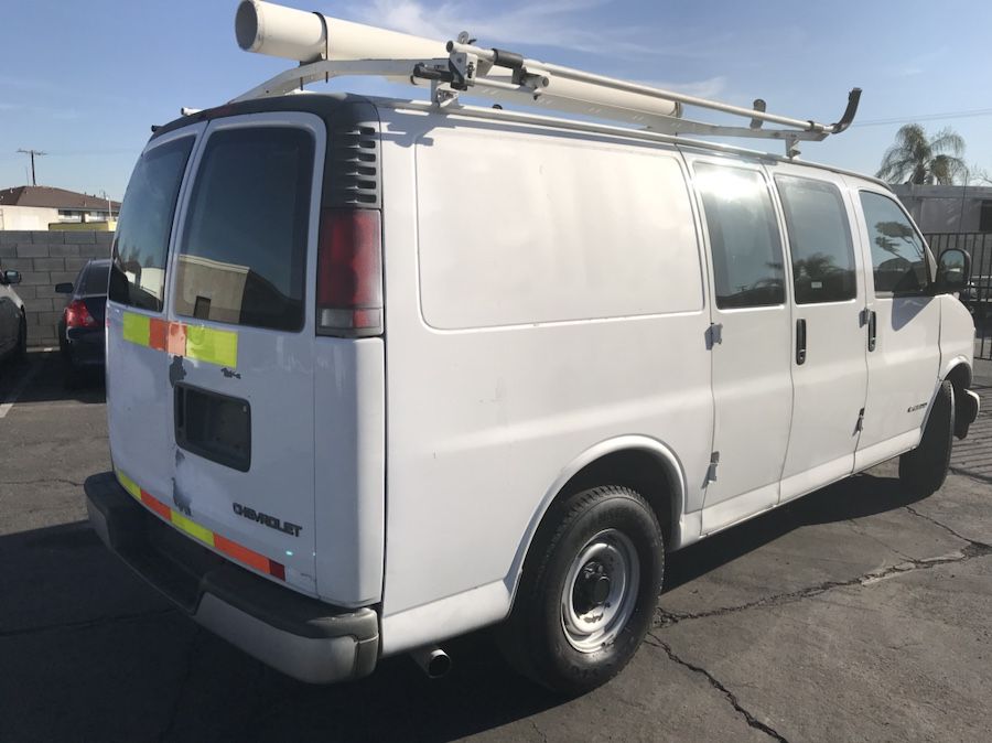 2000 Chevy Express At&t Cargo Van G2500 V6-4.3l 170k Miles - Latter 