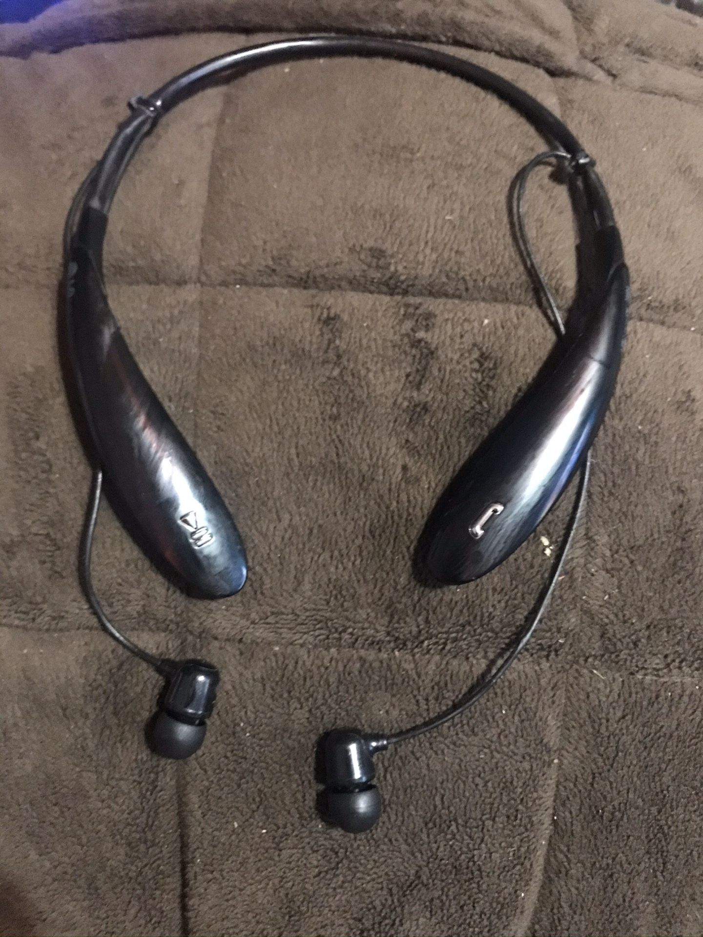 LG wireless headphones