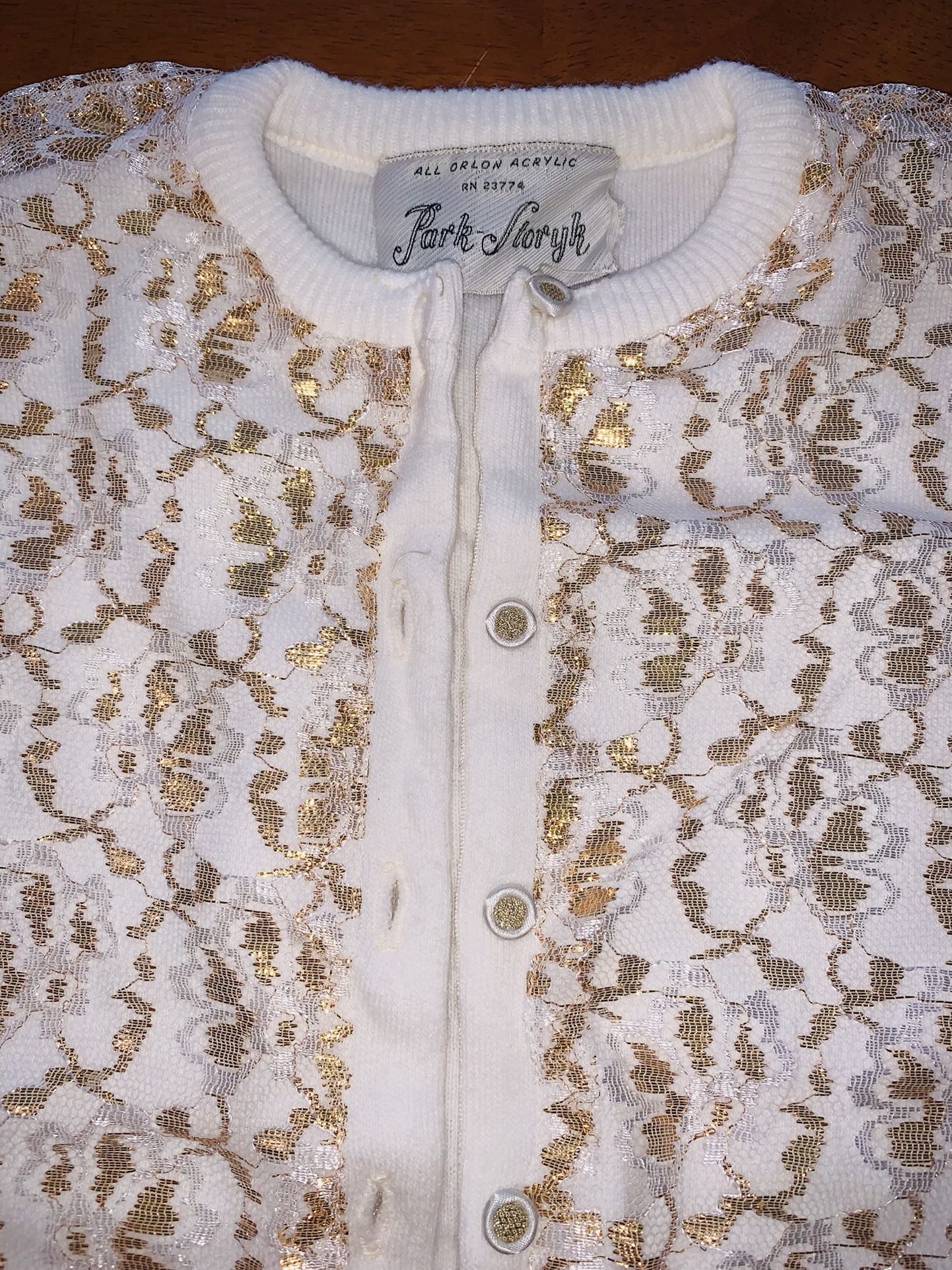 LADIES GOLD & WHITE LACE CARDIGAN ORLON ACRYLIC by PARK STORYK “ OPEN BOX UNUSED “ SEE ALL PICTURES “ PROTECTIVE SEALED BAG