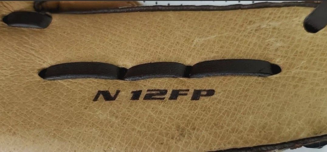 Baseball Glove – Easton N 12FP 12” Fastpitch Softball – For Right Handed Thrower