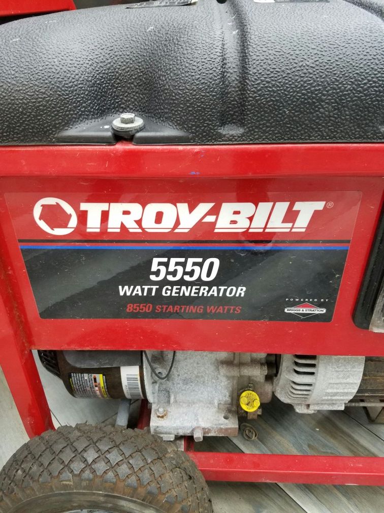 TROYBILT 5500 WATT GAS GENERATOR 8550 STARTING WATTS BRIGGS & STRATTON