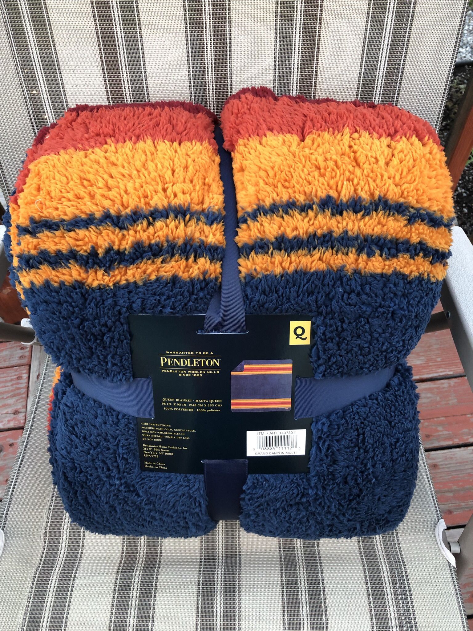 New PENDLETON Sherpa fleece blanket QUEEN, grand canyon multi 98x92 In🧡🧡