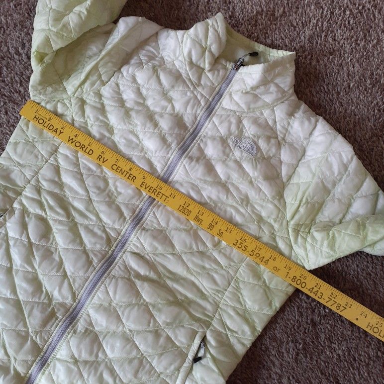 North face women's thermoball jacket size M