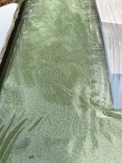 NEW Beautiful Soft Full/Queen Lime Green Microfleece Blanket Thumbnail