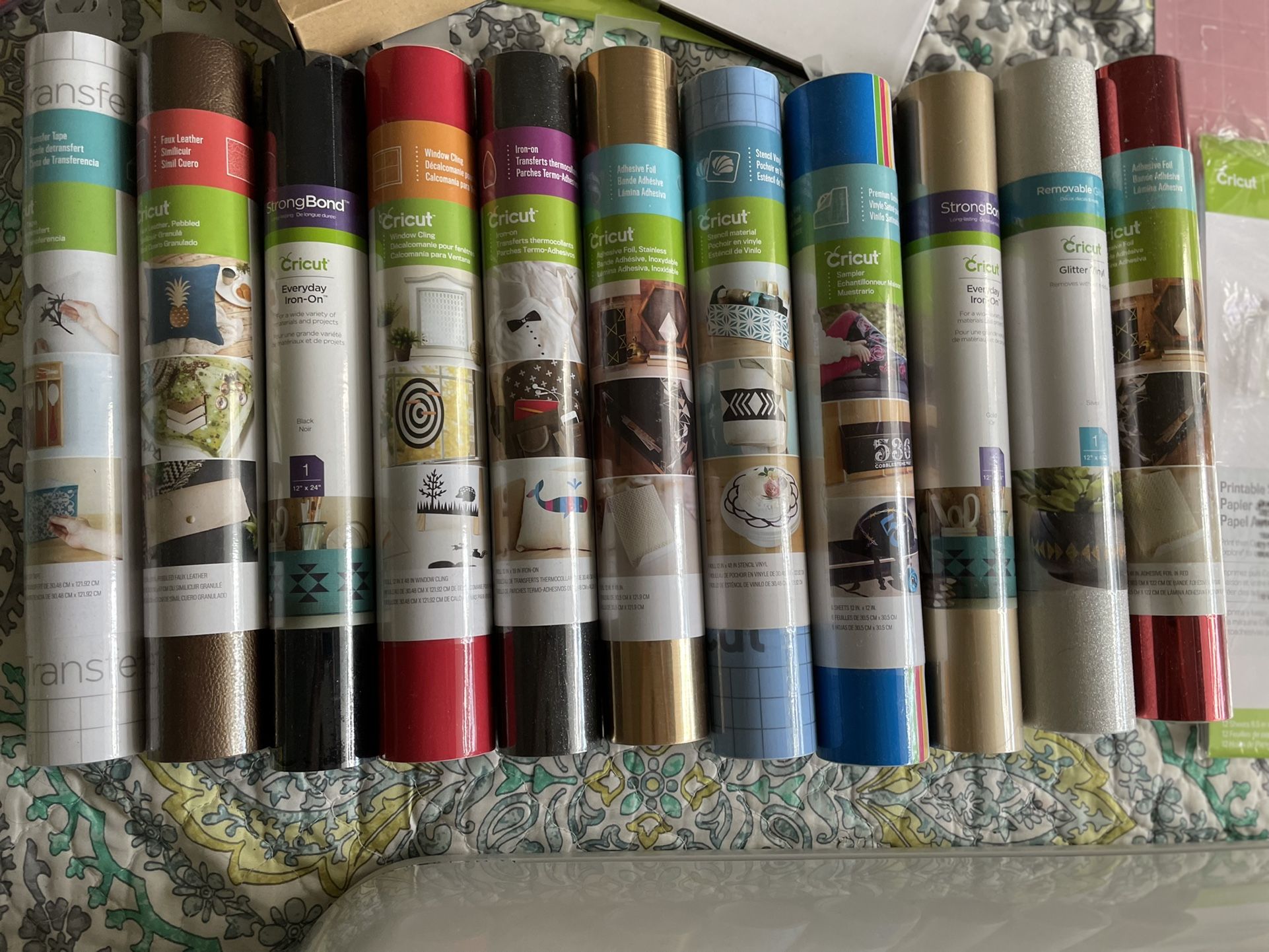 Cricut And Bundle NEW