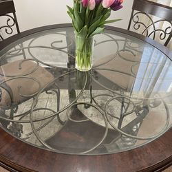 Round Dining Table Thumbnail