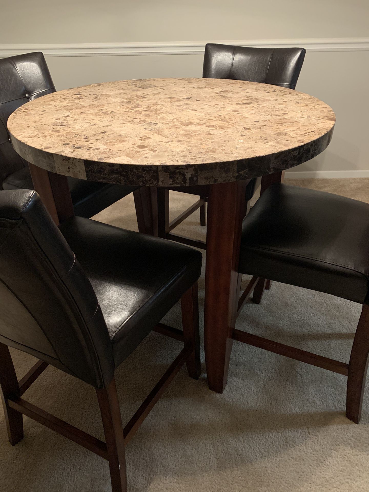Dinning Room Round Pub Table /w Chairs