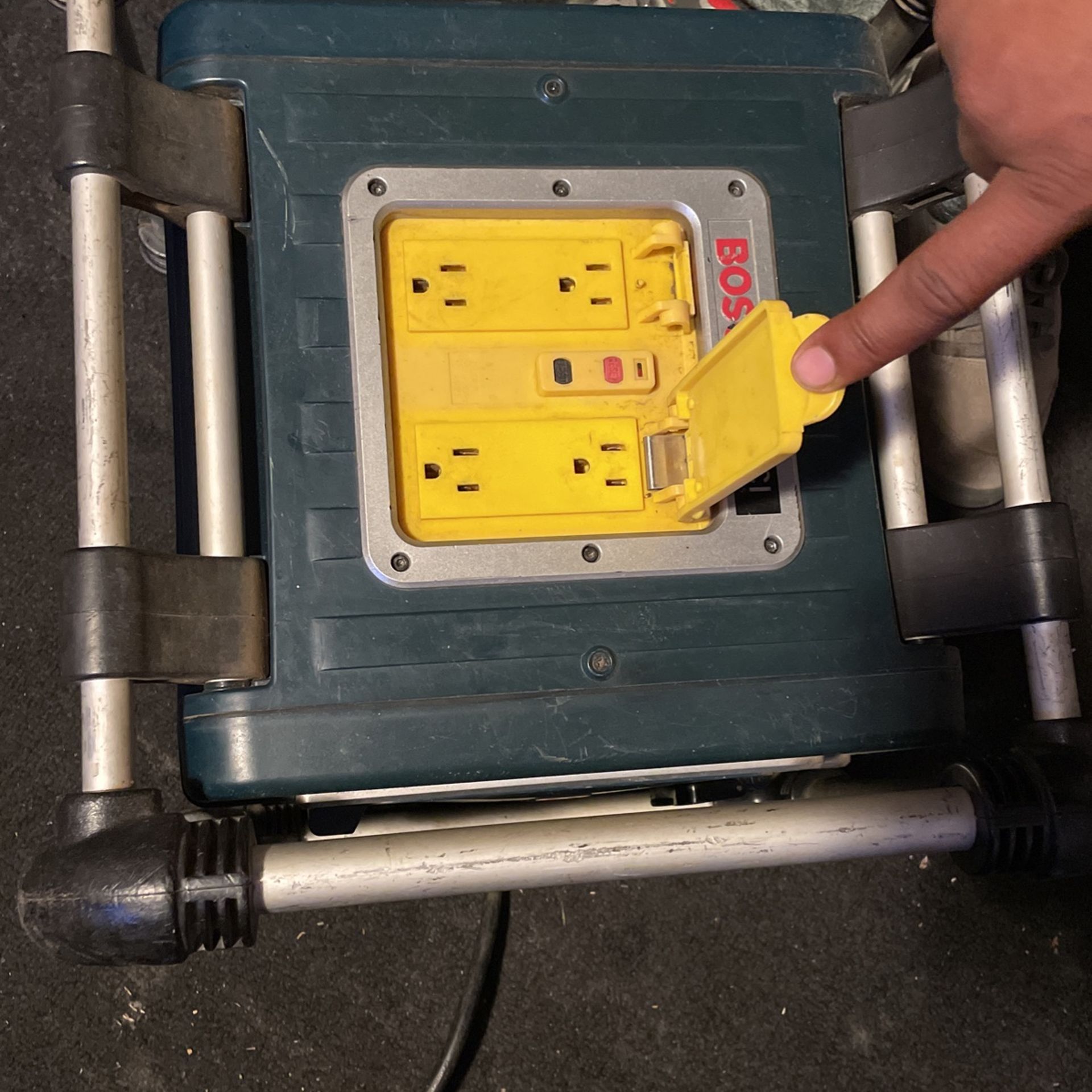 Bosch Charger/ Battery Bay