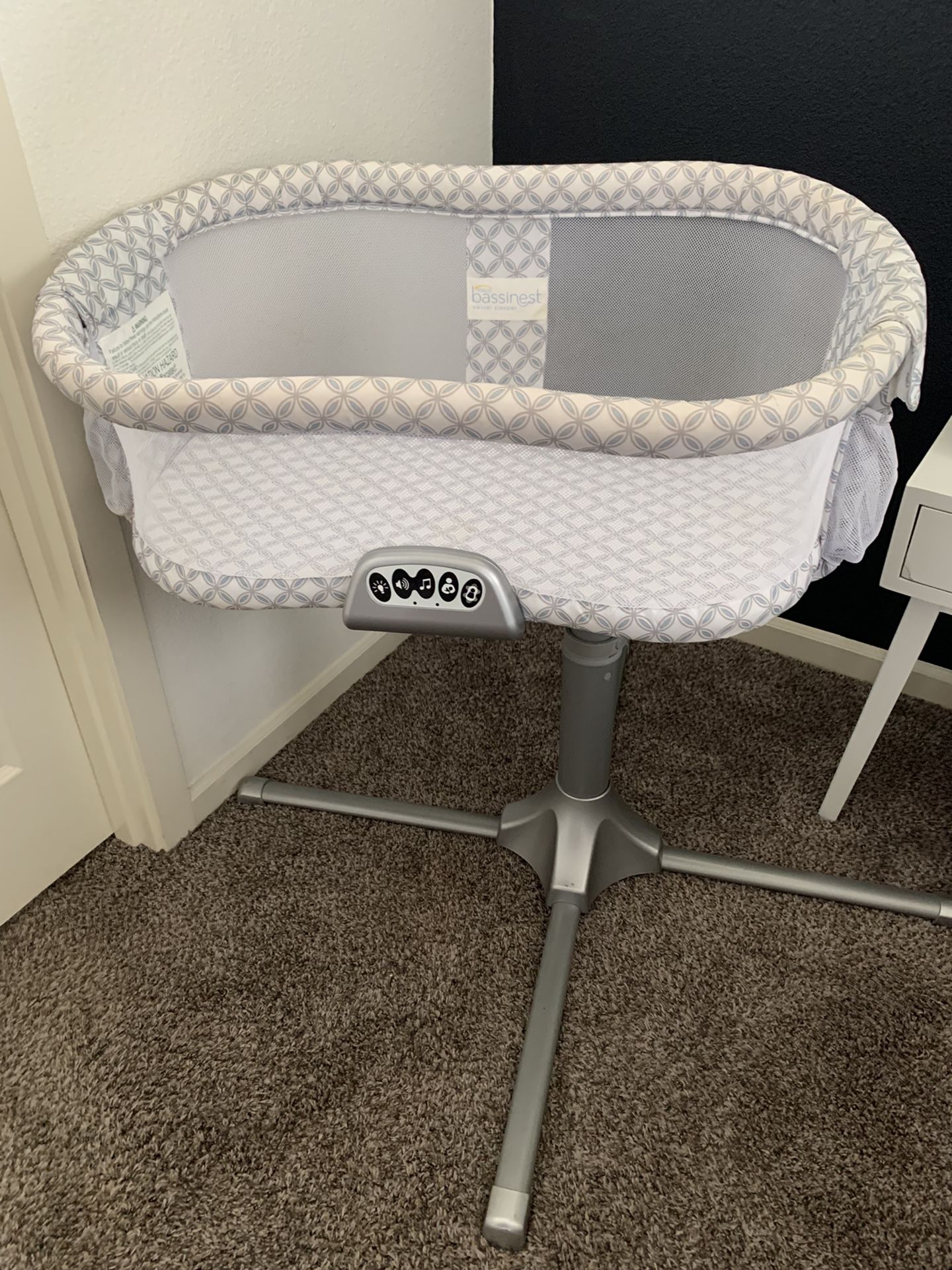Halo Bassinest Sleeper For Babys